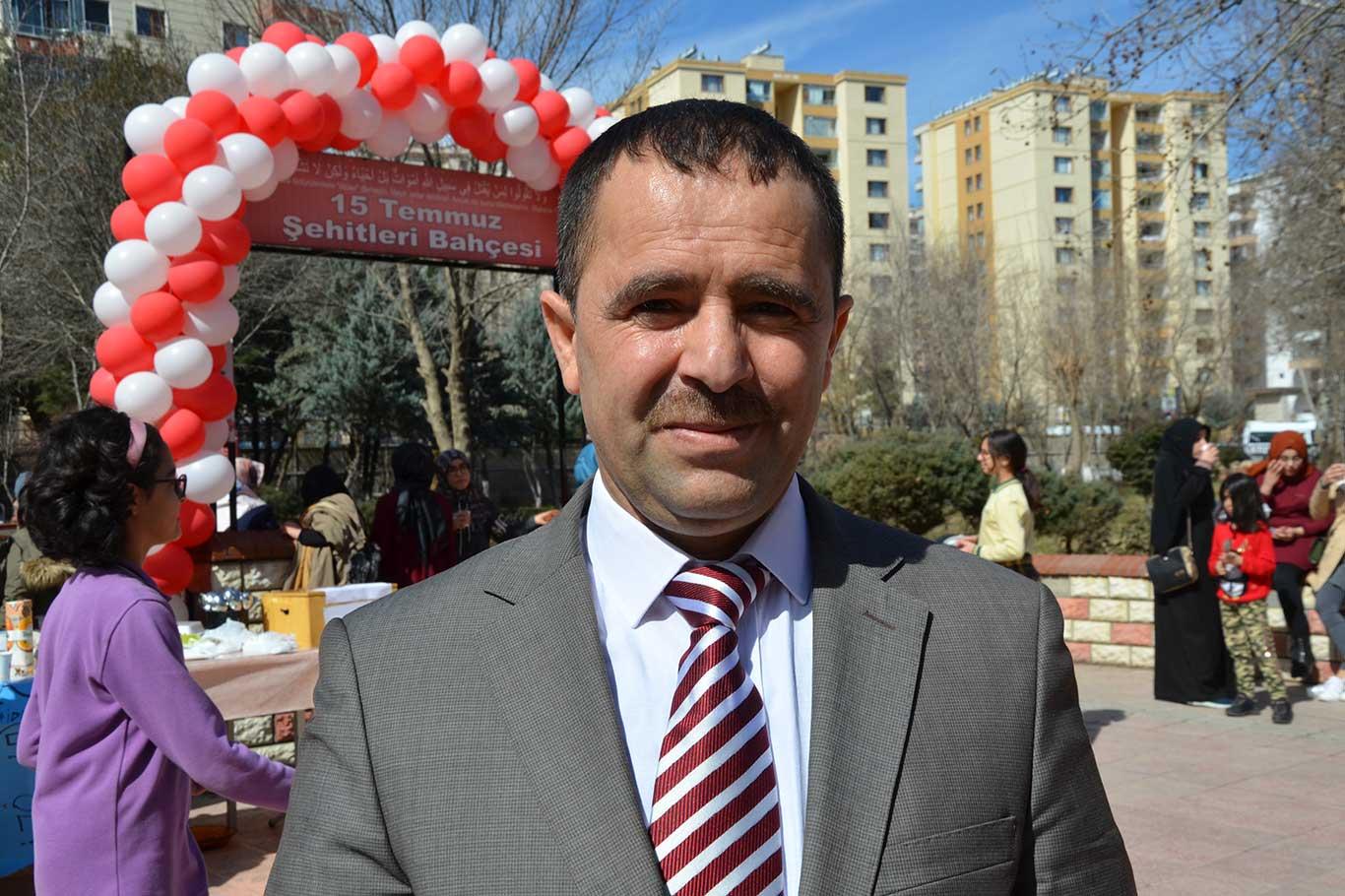 Diyarbakırlı İmam Hatipli öğrenciler İdlibliler için kermes düzenlediler Diyarbakırlı İmam Hatipli öğrenciler İdlibliler için kermes düzenlediler